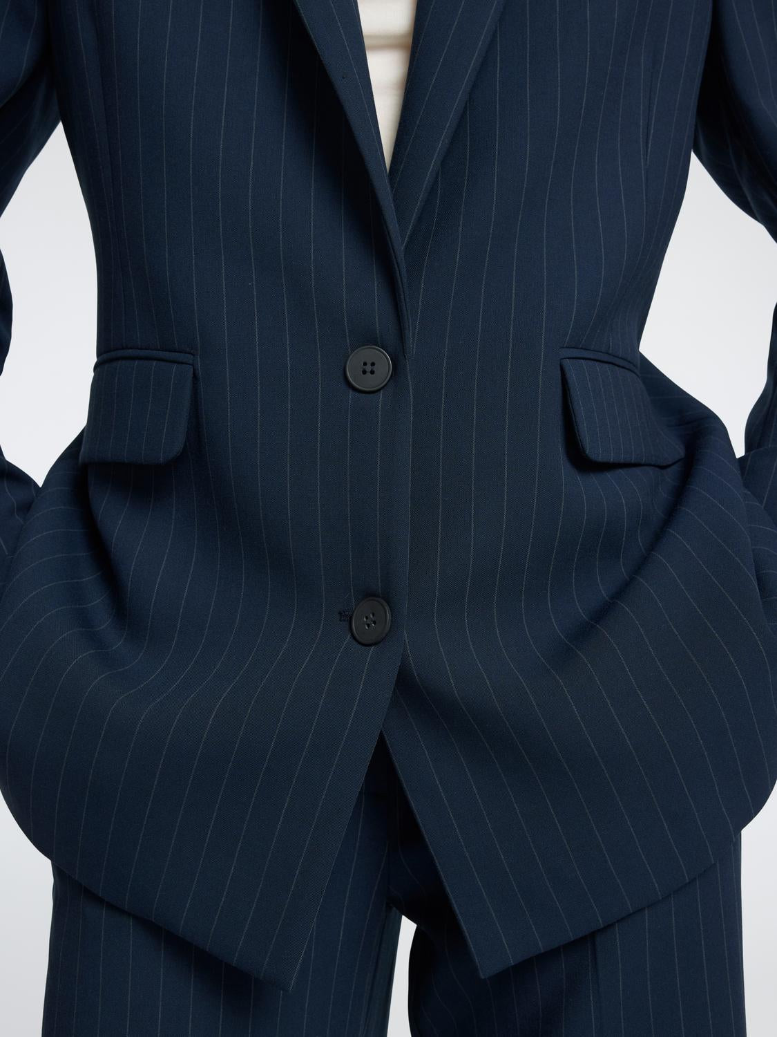 model_shot-detail